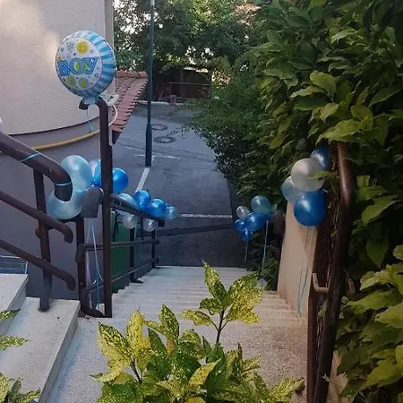 Haya Garden Apartment *